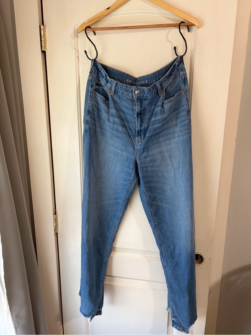 American Eagle Super High Rise Baggy Wide Leg Jeans - Picture 4 of 5